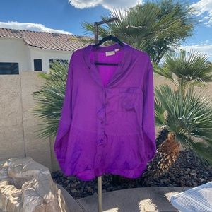 🎉 Victoria’s Secret Satin Pajama Top L 🎉